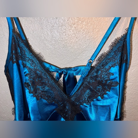 Cacique Teal and Black Lace Chemise - Picture 2 of 7